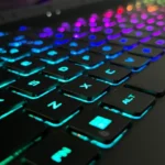 Bàn phím với các phím tắt Windows 11 để ghim cửa sổ