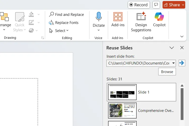 Bảng điều khiển Tái sử dụng Slide (Reuse Slides) giúp nhập slide từ các bài thuyết trình PowerPoint khác.