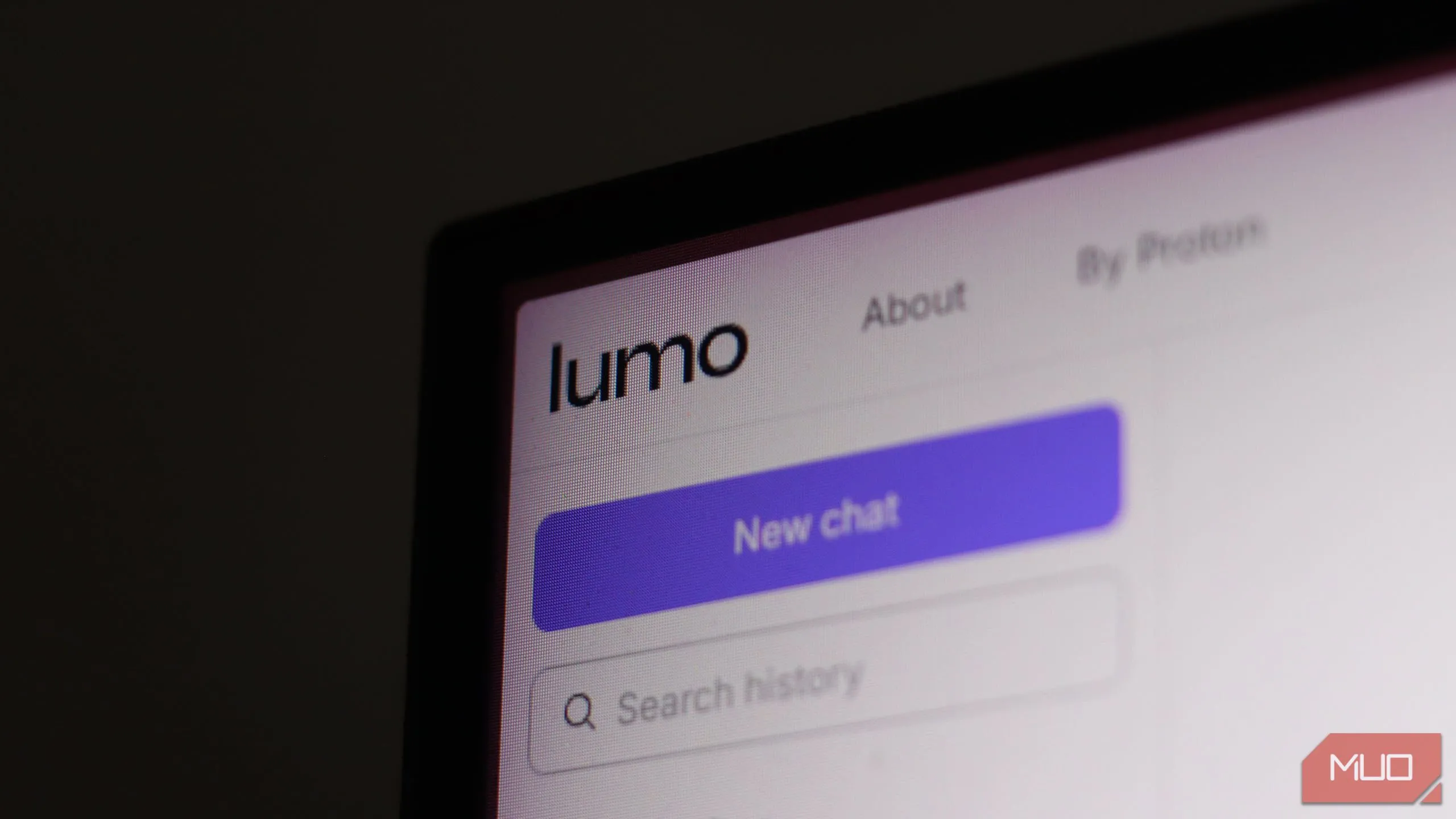 Biểu tượng Lumo AI chatbot hiển thị trên hệ điều hành Windows