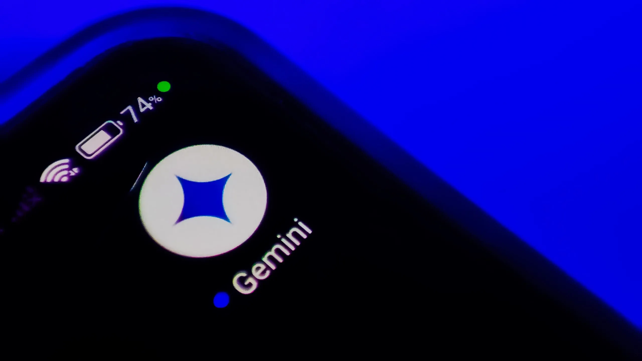 Biểu tượng ứng dụng Gemini AI trên điện thoại Android