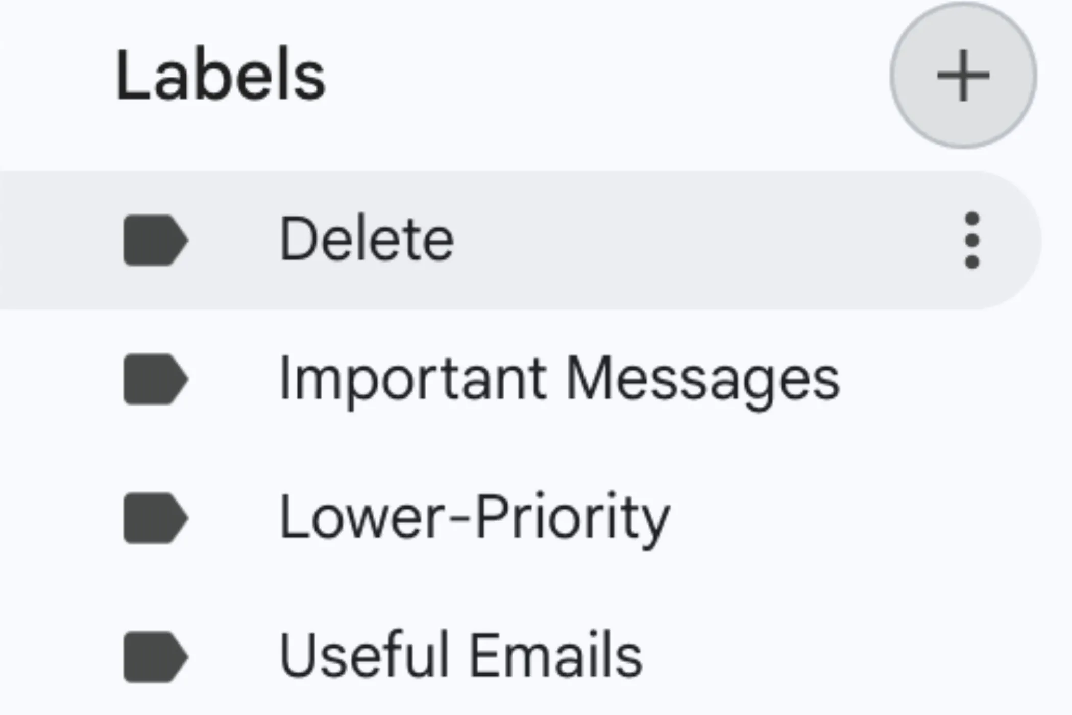 Các nhãn (Labels) trong giao diện web Gmail giúp phân loại email hiệu quả.