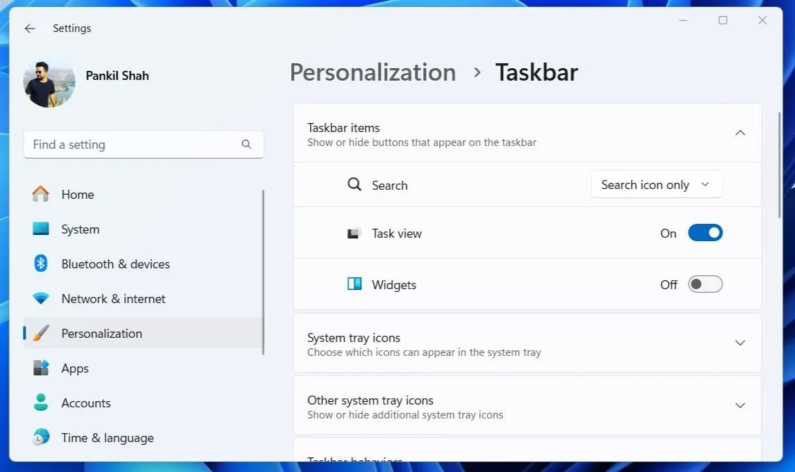 Các tùy chọn cài đặt Taskbar trong ứng dụng Cài đặt của Windows 11.