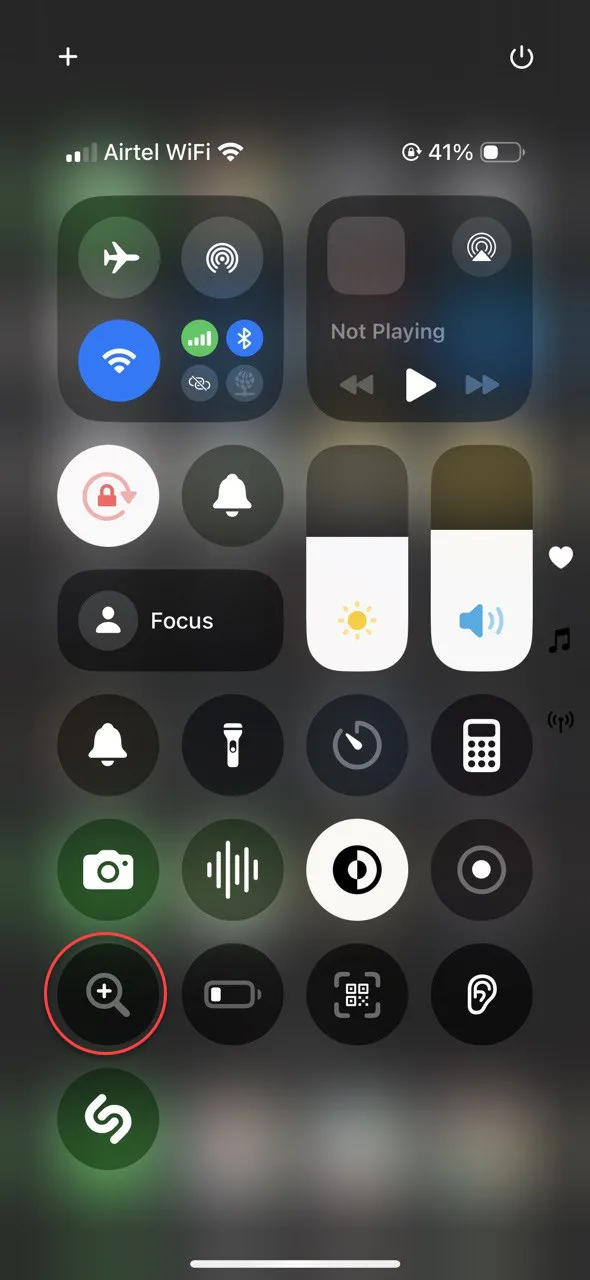 Cách mở và sử dụng ứng dụng Kính lúp trên iOS để phóng to
