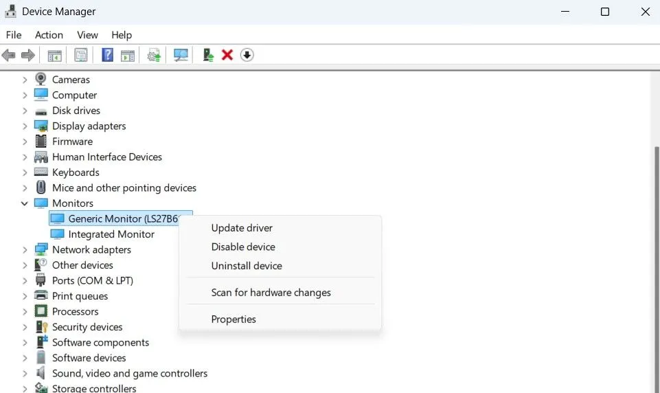 Cập nhật driver màn hình trong Device Manager để sửa lỗi hiển thị mờ