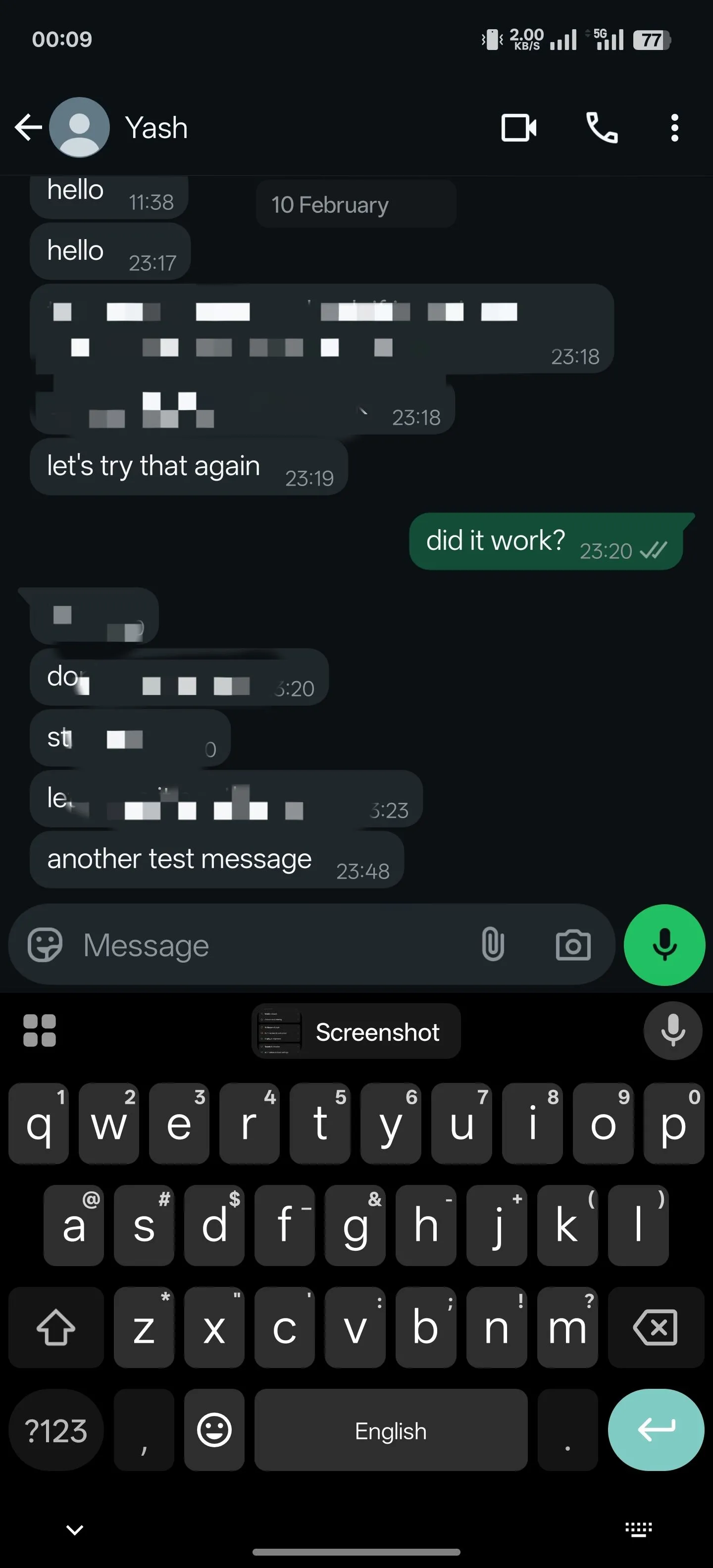 Chạm vào hình thu nhỏ ảnh chụp màn hình trên thanh công cụ Gboard để chèn vào ứng dụng