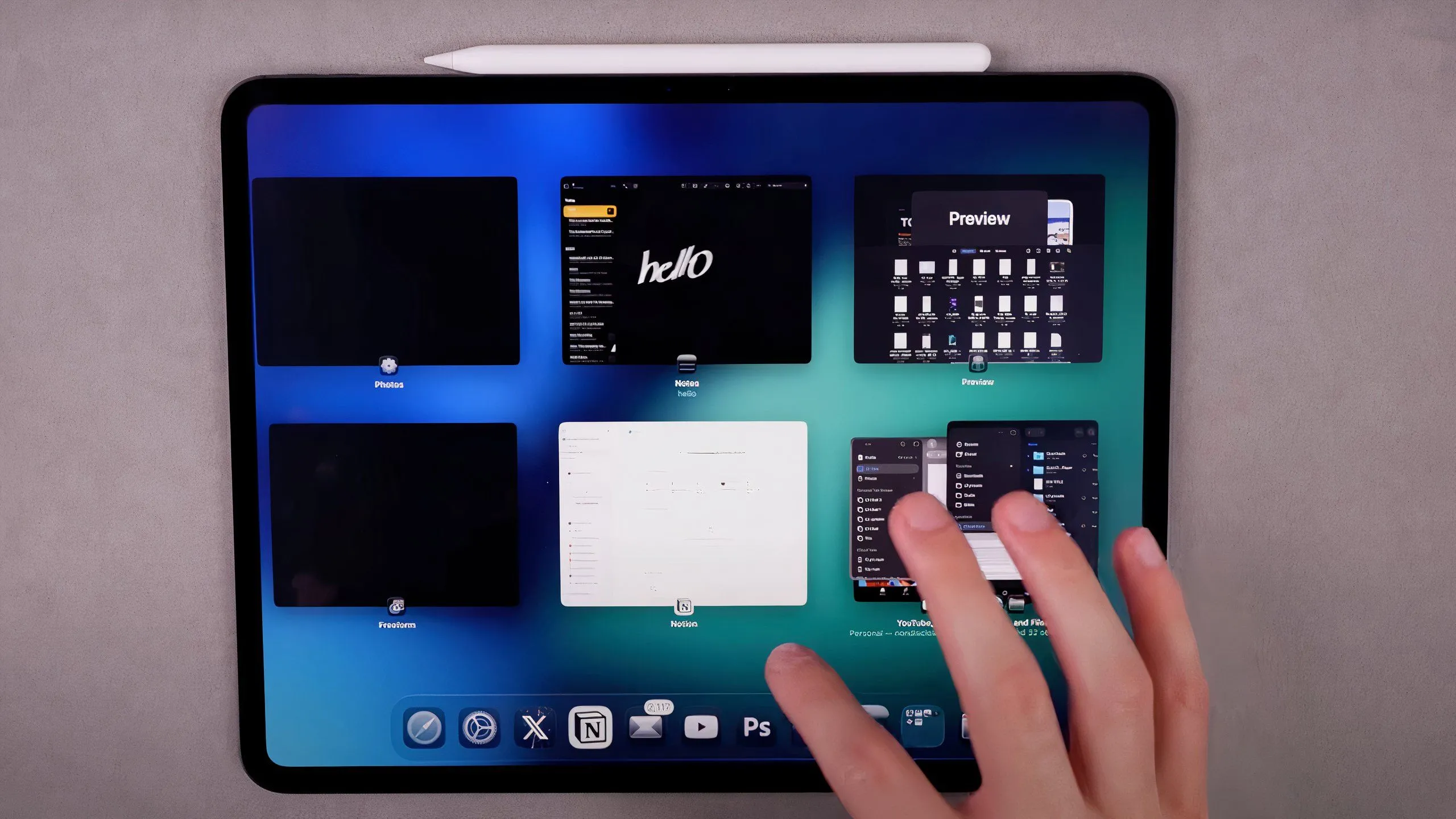 Chế độ Exposé trên iPadOS 26 hiển thị tổng quan các ứng dụng đang mở, giúp chuyển đổi nhanh chóng