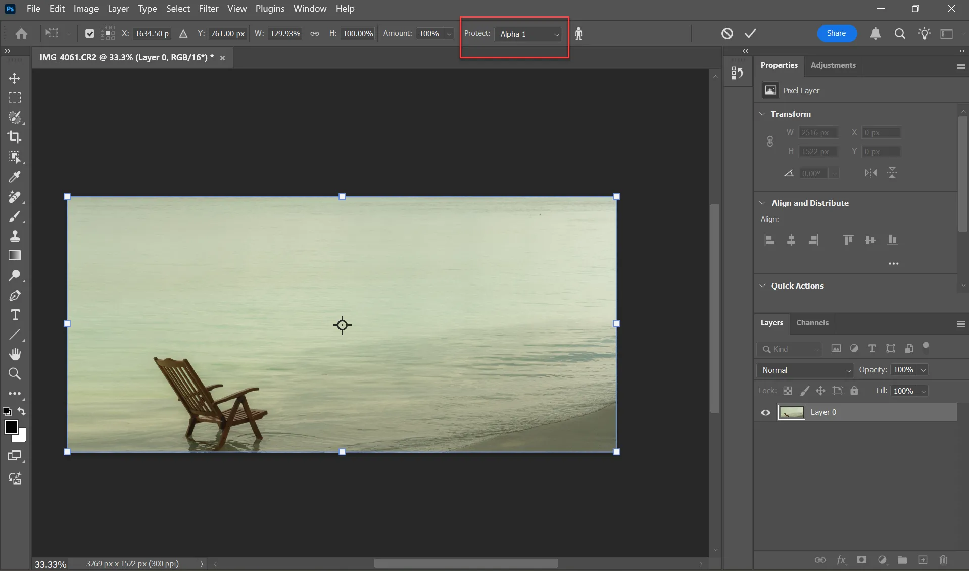 Chọn kênh Alpha để bảo vệ đối tượng được chọn khi sử dụng Content-Aware Scale trong Photoshop