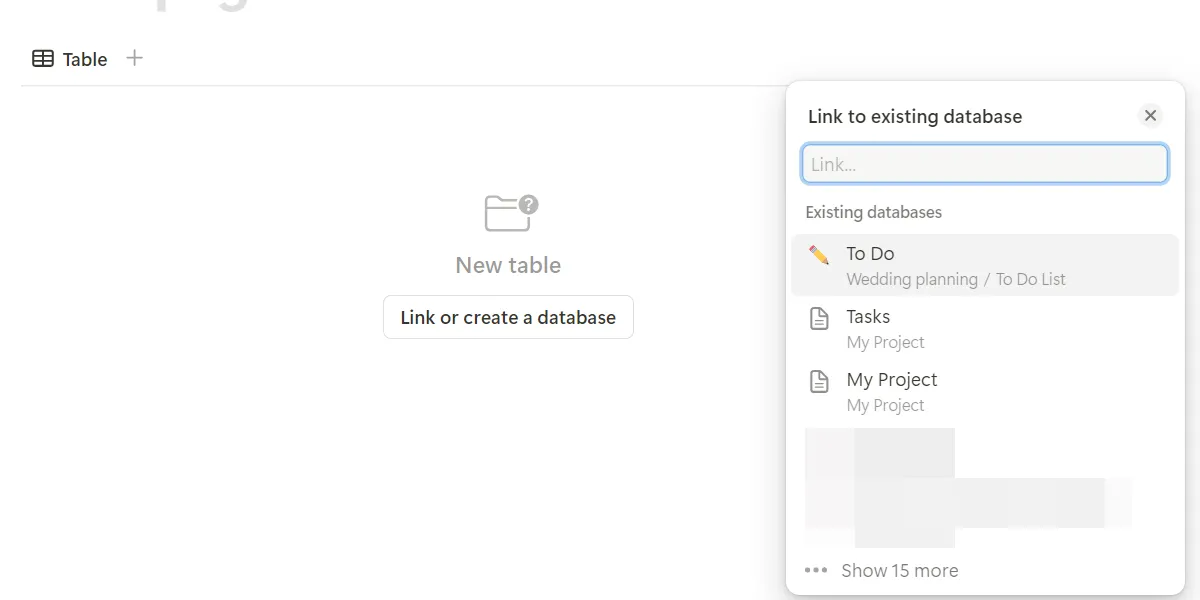 Chọn một cơ sở dữ liệu liên kết (linked database) trong Notion để hiển thị các nhiệm vụ cần lọc.