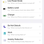 Chọn trình kích hoạt trong ứng dụng Phím tắt trên iPhone để tùy chỉnh âm thanh sạc.