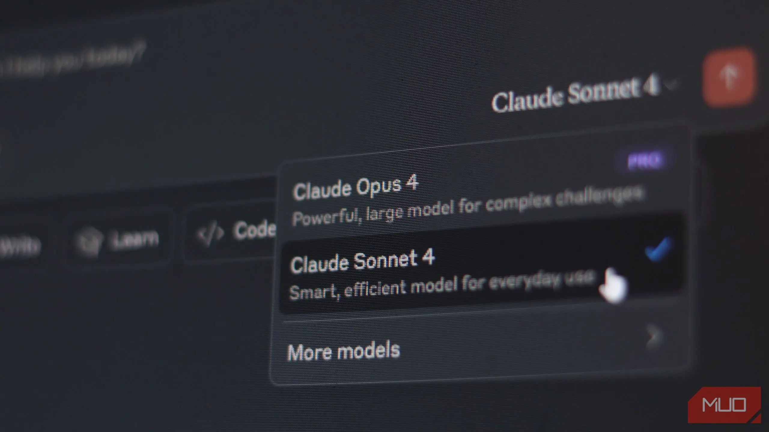 Claude Sonnet 4 và Claude Opus 4 trong giao diện chat AI của Claude