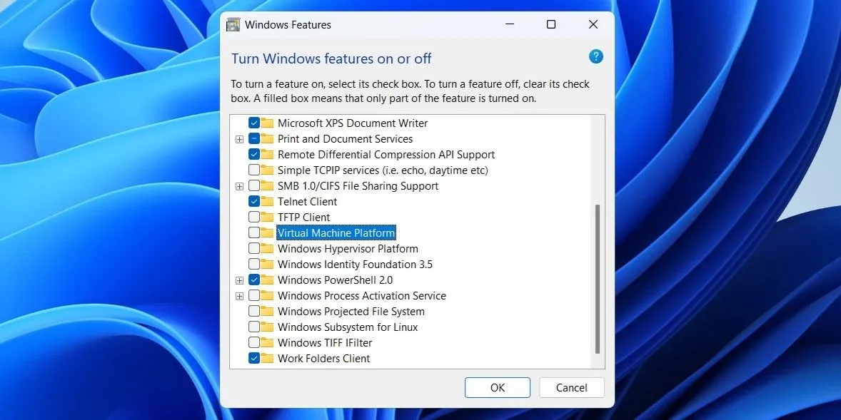 Cửa sổ &quot;Windows Features&quot; hiển thị tùy chọn &quot;Virtual Machine Platform&quot;, minh họa cách tắt các tính năng không cần thiết để giảm thiểu rủi ro bảo mật trước ransomware