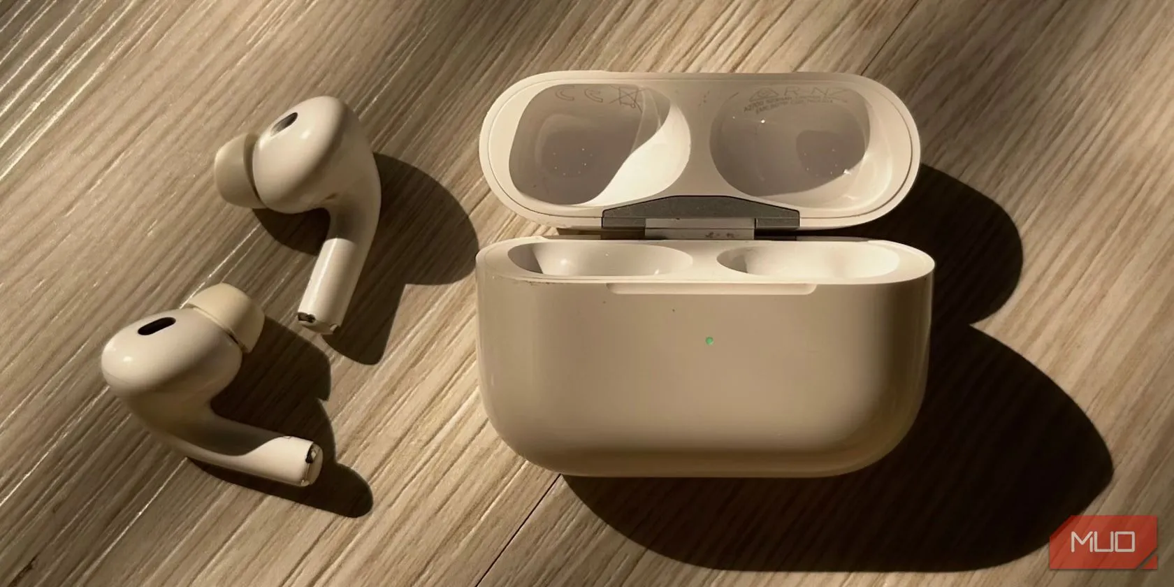 Đèn trạng thái màu xanh lá của AirPods