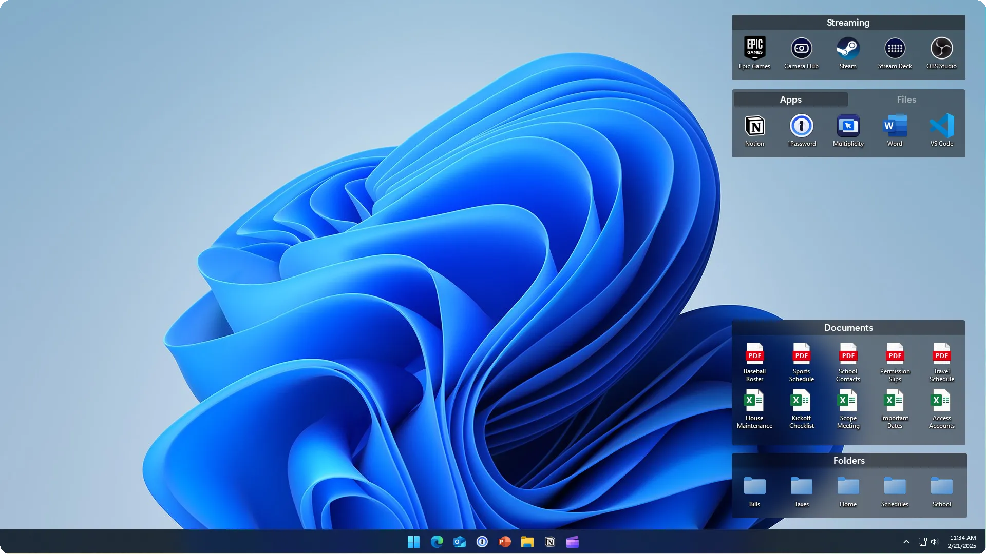 Desktop Windows 11 được tổ chức gọn gàng với các vùng Fences riêng biệt cho dự án và công cụ.
