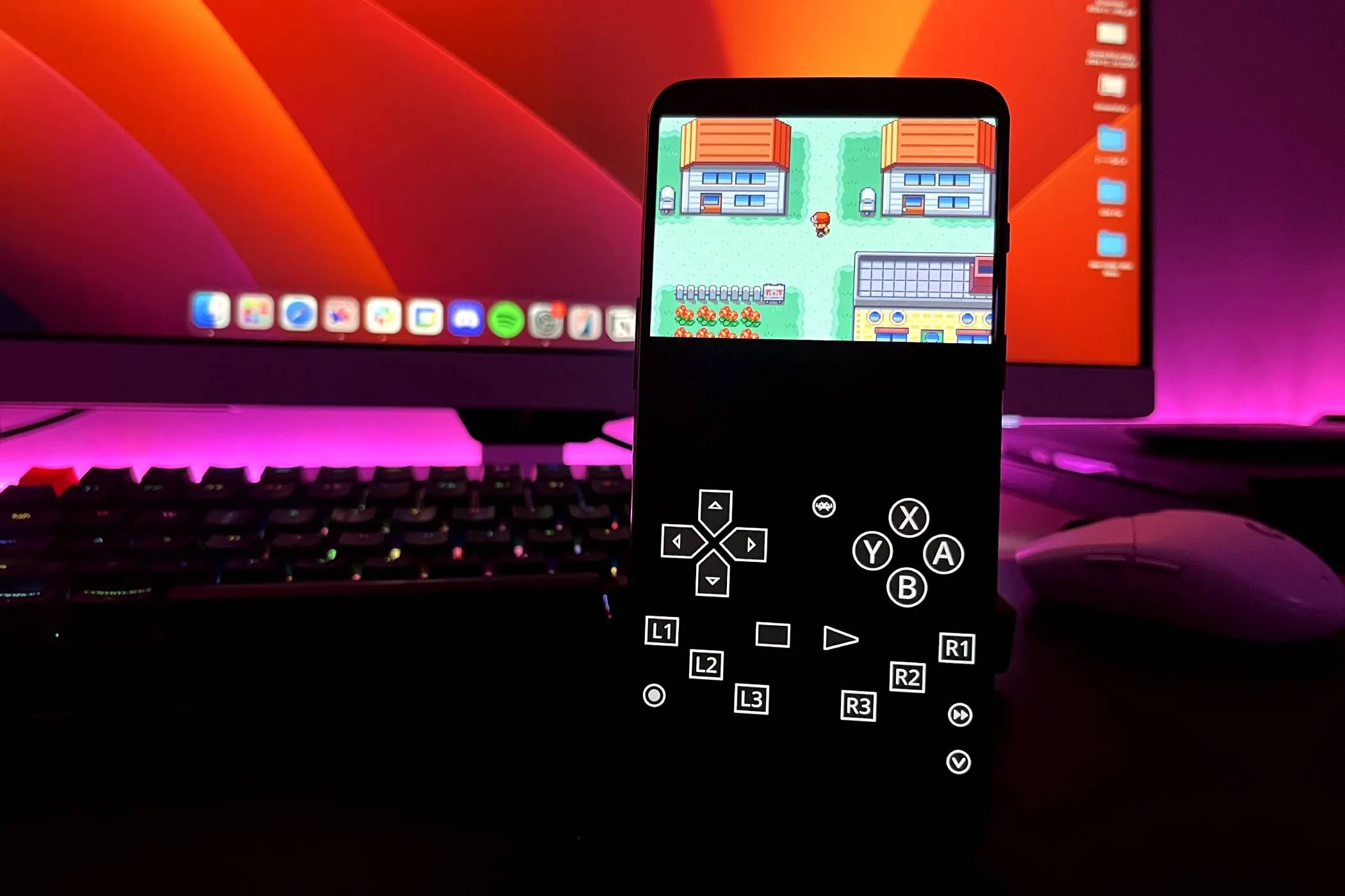 Điện thoại Android đang chạy game Pokémon: Fire Red thông qua trình giả lập RetroArch, cho thấy tiềm năng biến điện thoại cũ thành máy chơi game.