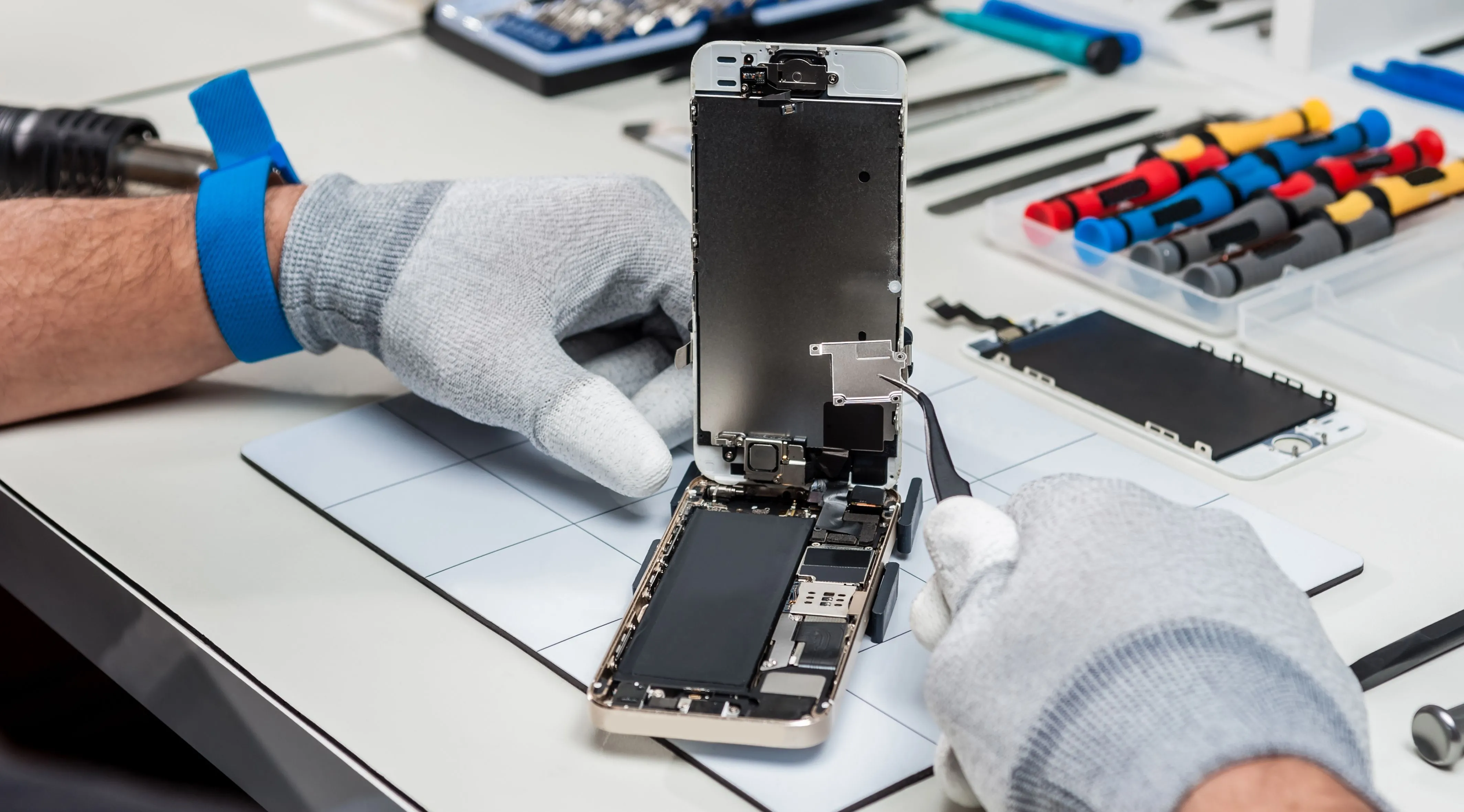 Biến Hóa Màn Hình Chính iPhone: Mẹo Sắp Xếp Hiệu Quả Từ Chuyên Gia