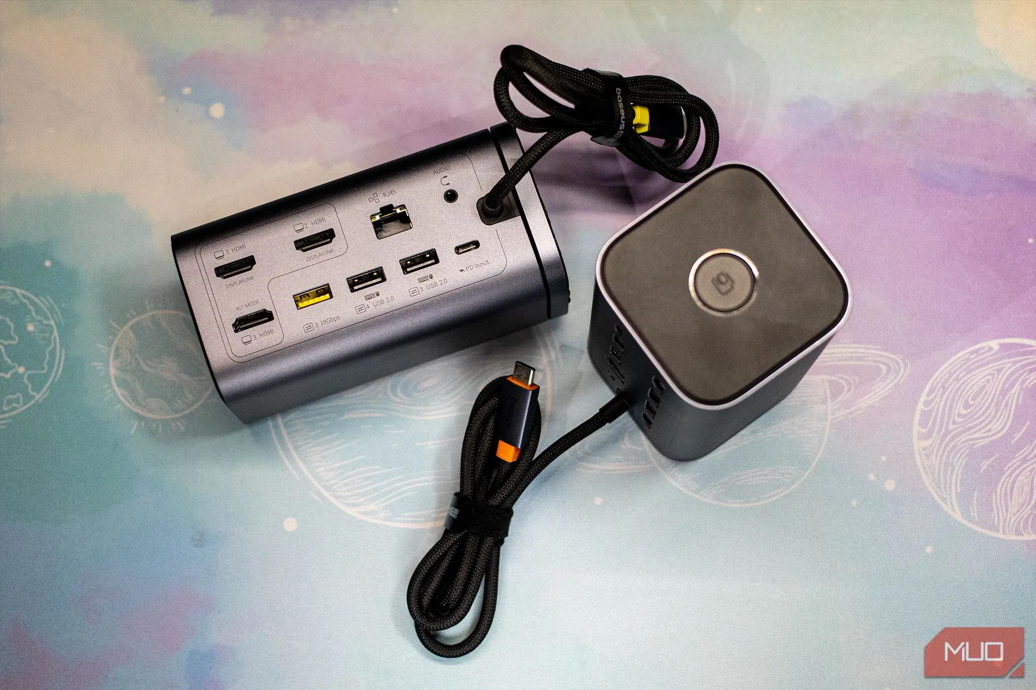 Docking Station Baseus Spacemate 11-trong-1 hiển thị các cổng phía sau