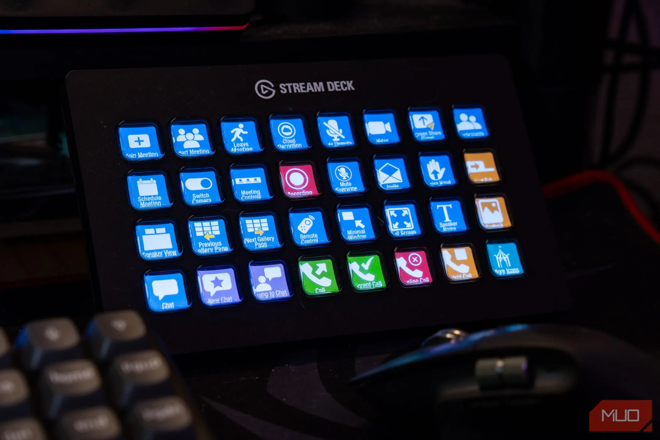 Elgato Stream Deck XL hiển thị các phím tắt Zoom được tùy chỉnh