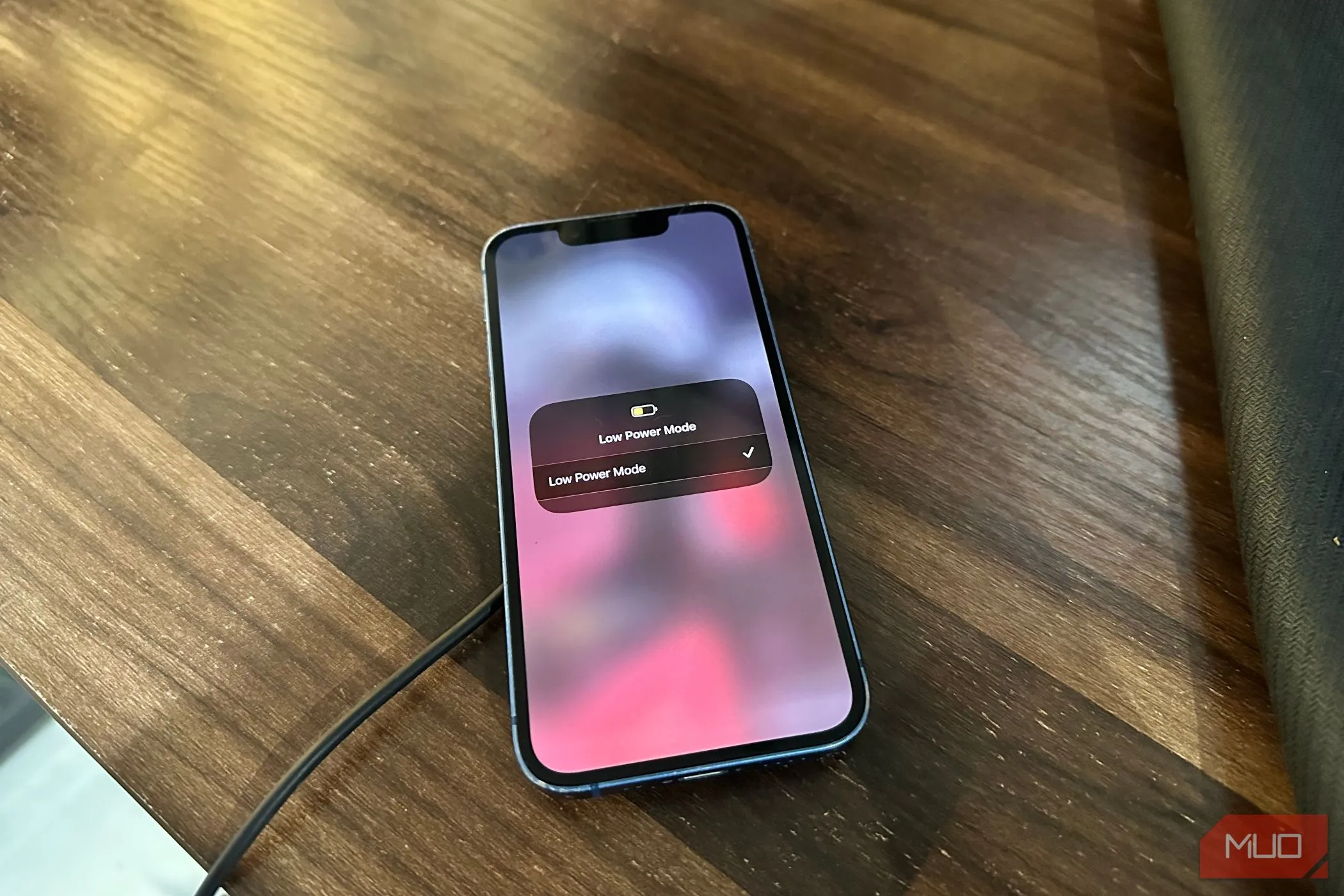 Giao diện bật chế độ Nguồn điện thấp trên iPhone 14