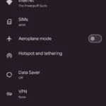 Giao diện Cài đặt (Settings) trên Android hiển thị tùy chọn Mạng và internet (Network and internet) để chia sẻ Wi-Fi.