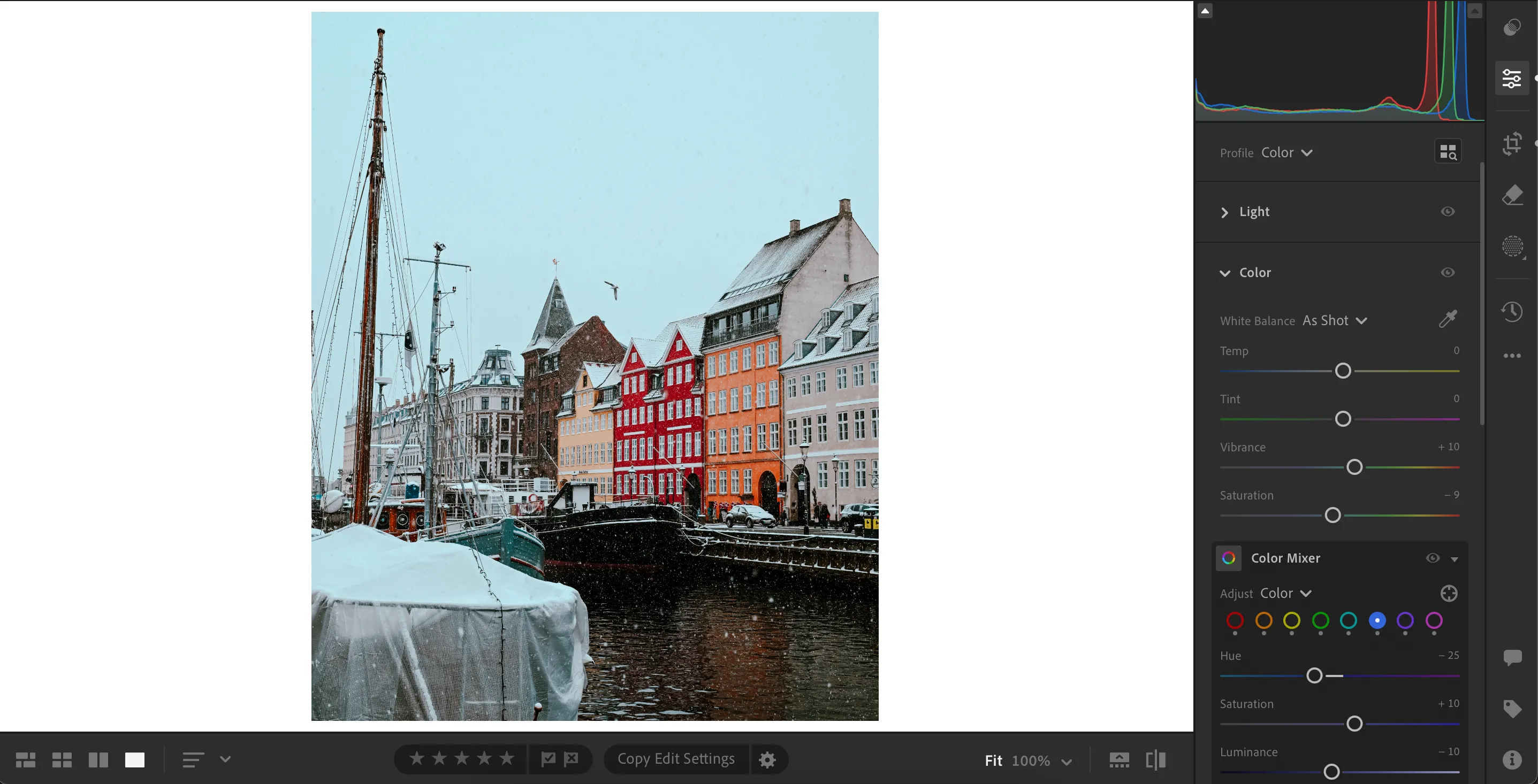 Giao diện chỉnh sửa ảnh JPEG trong phần mềm Adobe Lightroom
