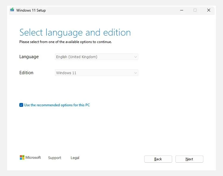 Giao diện công cụ tạo USB boot Windows 11 Media Creation Tool