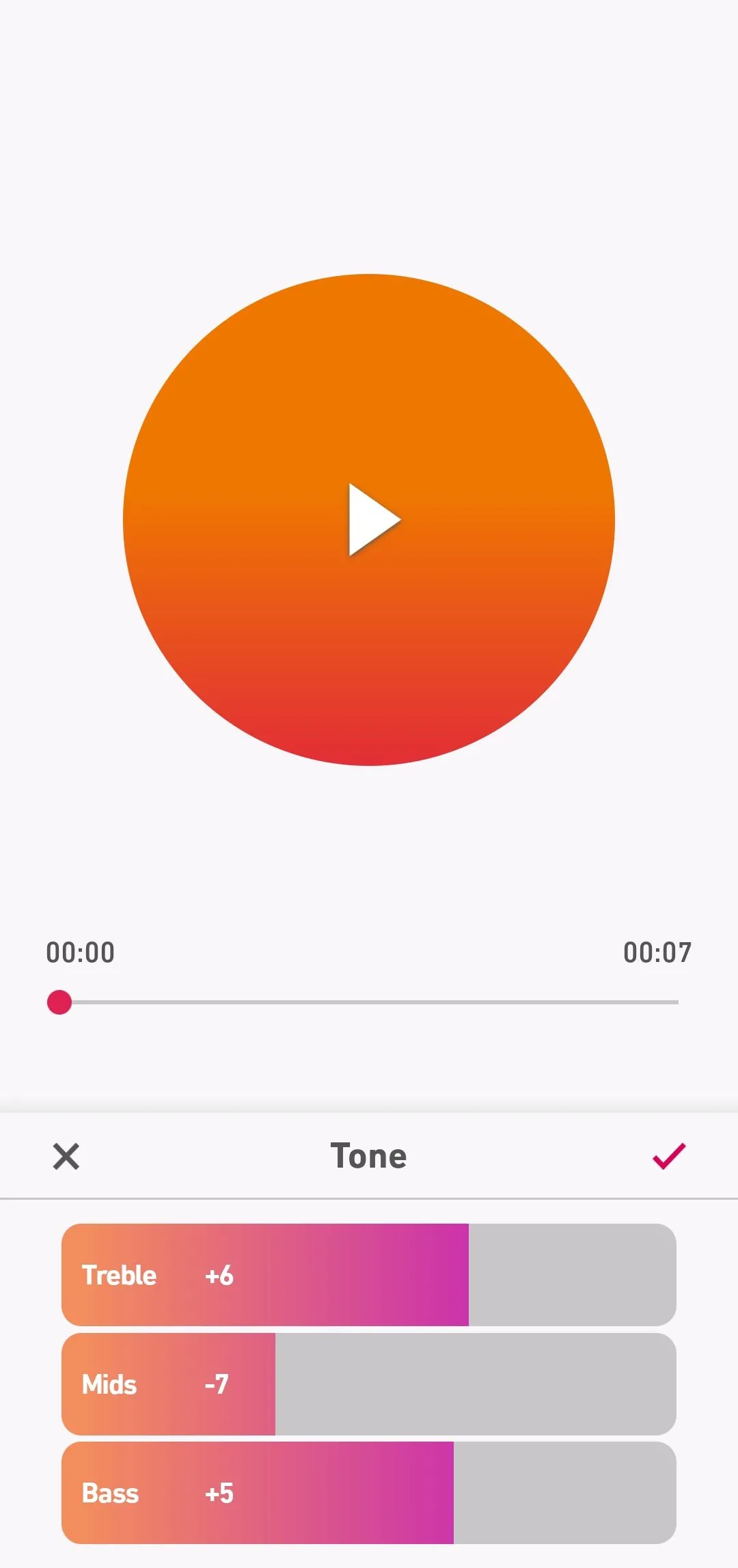Giao diện Dolby On với các thanh trượt điều chỉnh Bass, Treble và Mids thủ công