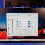 Giao diện File Explorer trên laptop Windows 11 hiển thị các thư mục và tệp tin được sắp xếp khoa học.