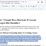 Giao diện Google Docs với tính năng nhập liệu giọng nói đang hoạt động, hiển thị micro và văn bản được gõ tự động.