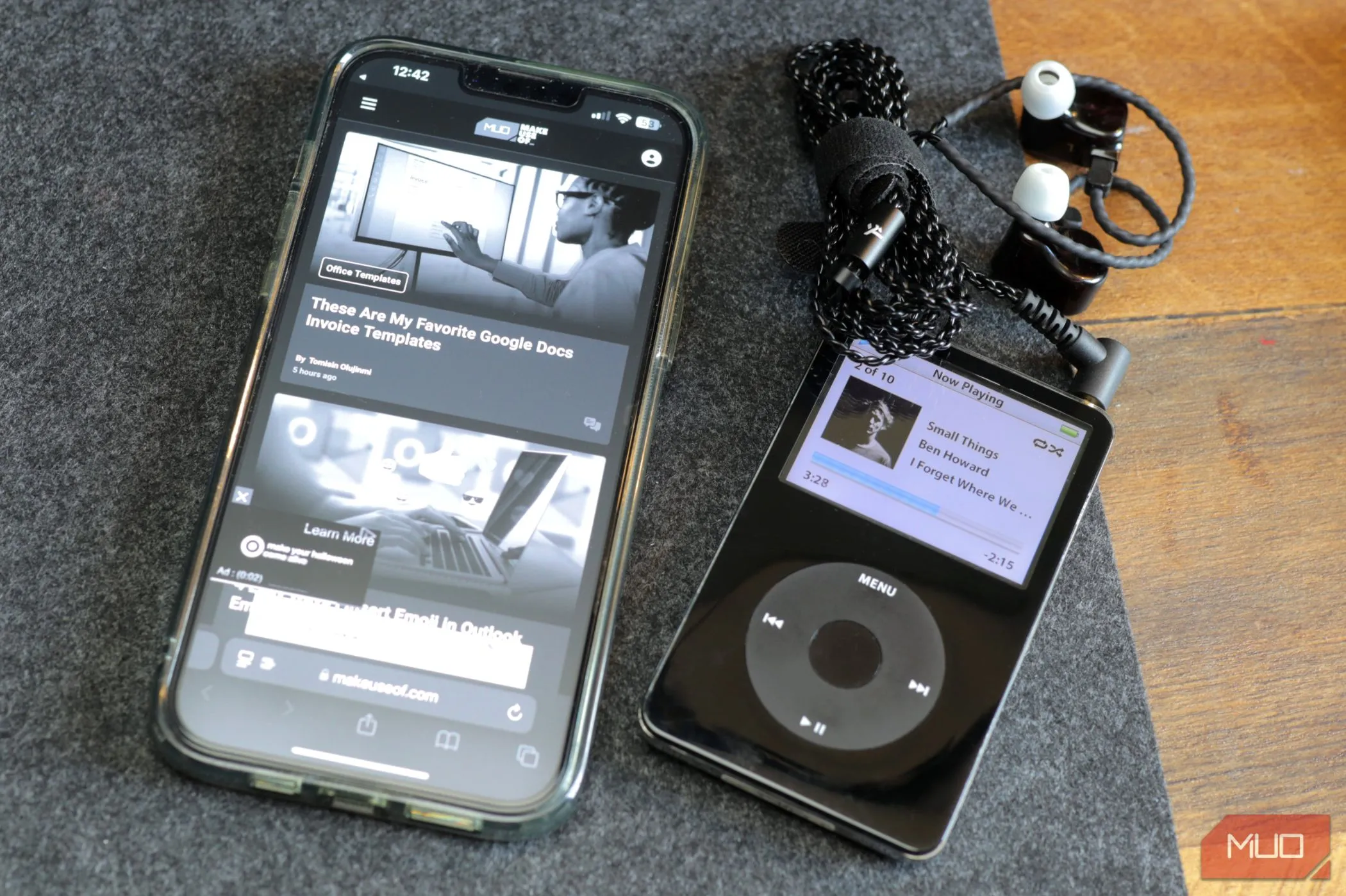 Giao diện iPod Classic trên iPhone, minh họa cách biến iPhone cũ thành máy nghe nhạc chuyên dụng.