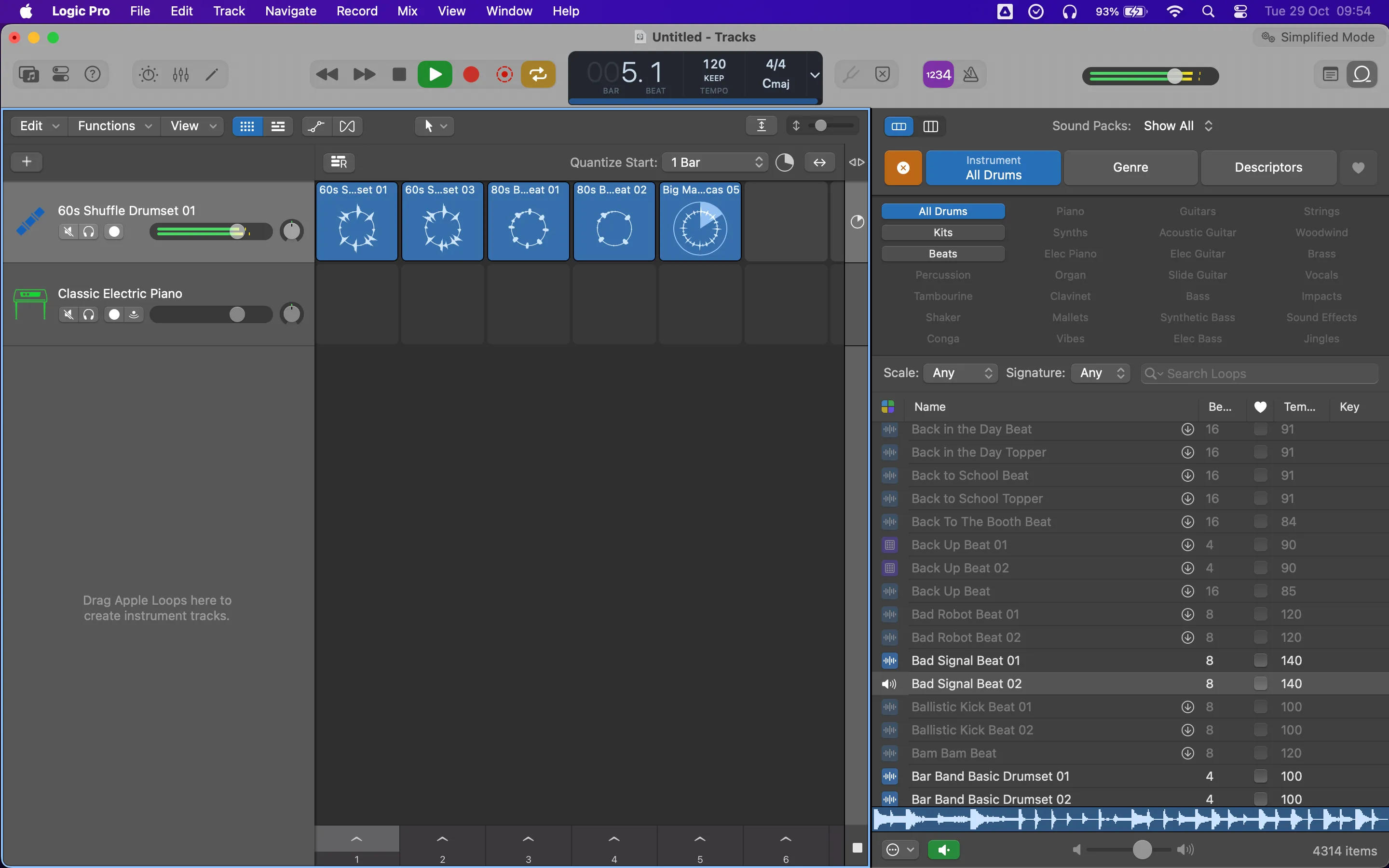 Giao diện Logic Pro với một dự án âm nhạc đang được xử lý trên máy Mac