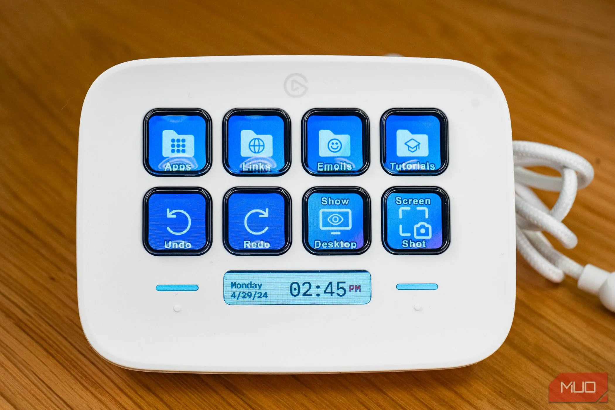 Giao diện màn hình mặc định của Elgato Stream Deck Neo, minh họa sự tiện lợi khi truy cập phím tắt.