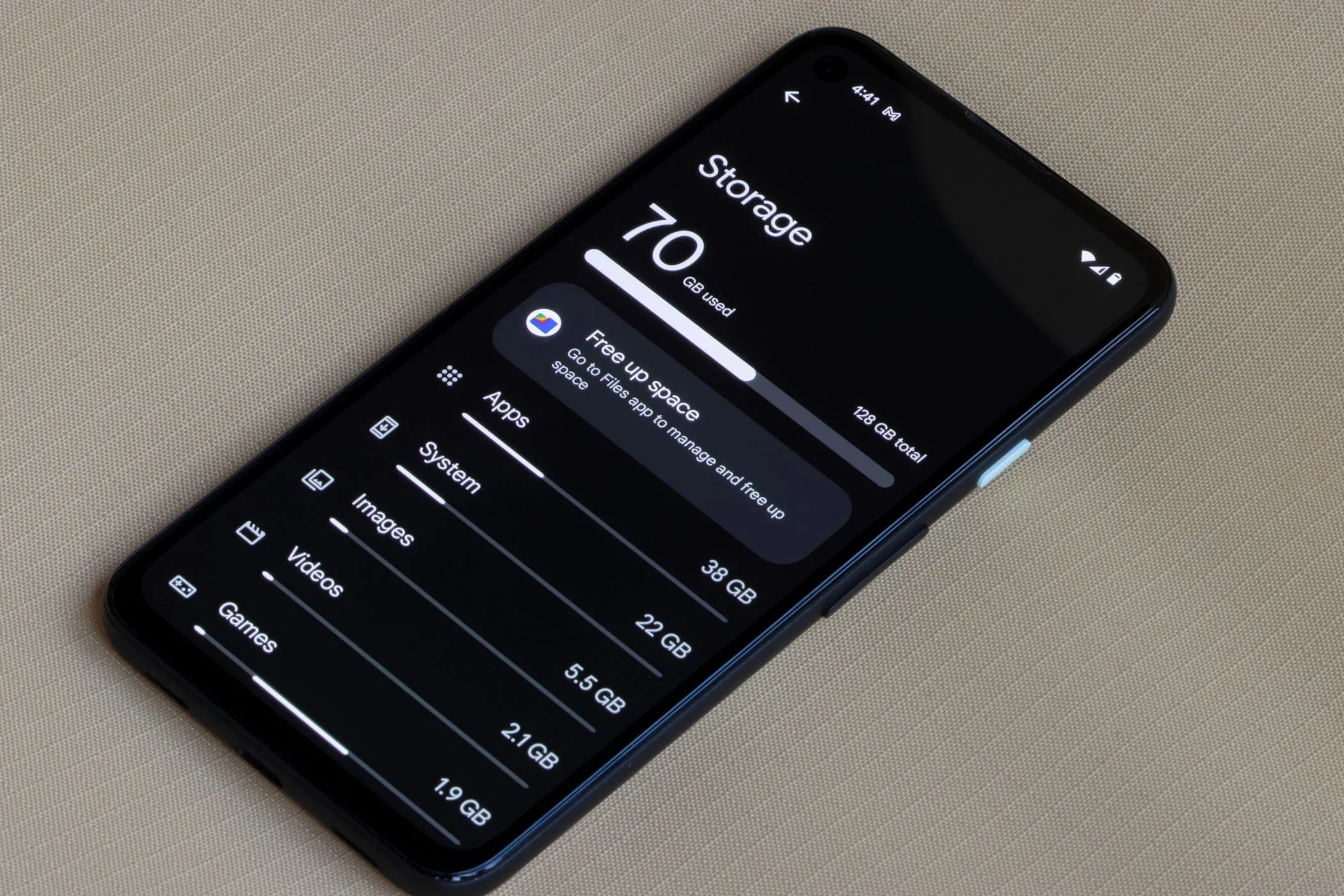 Giao diện menu cài đặt lưu trữ trên điện thoại Android.