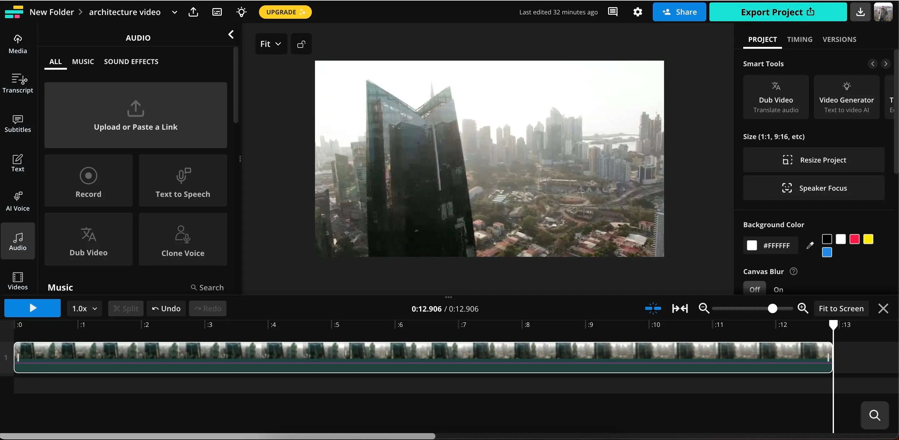 Giao diện tải lên tệp âm thanh hoặc dán liên kết nhạc vào Kapwing để chèn vào video.