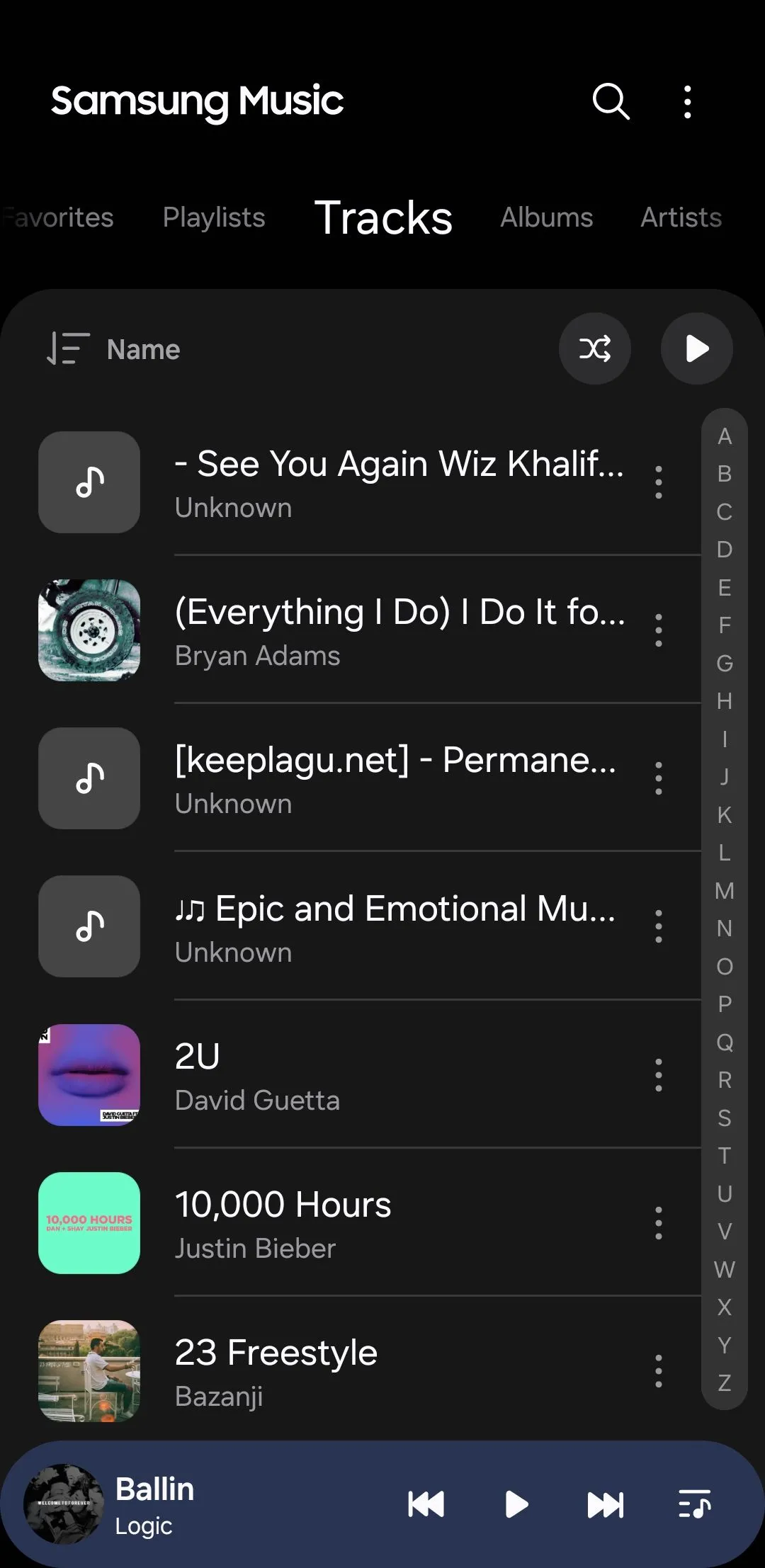 Giao diện trình phát nhạc Samsung Music hiển thị danh sách bài hát và album trên điện thoại Galaxy.