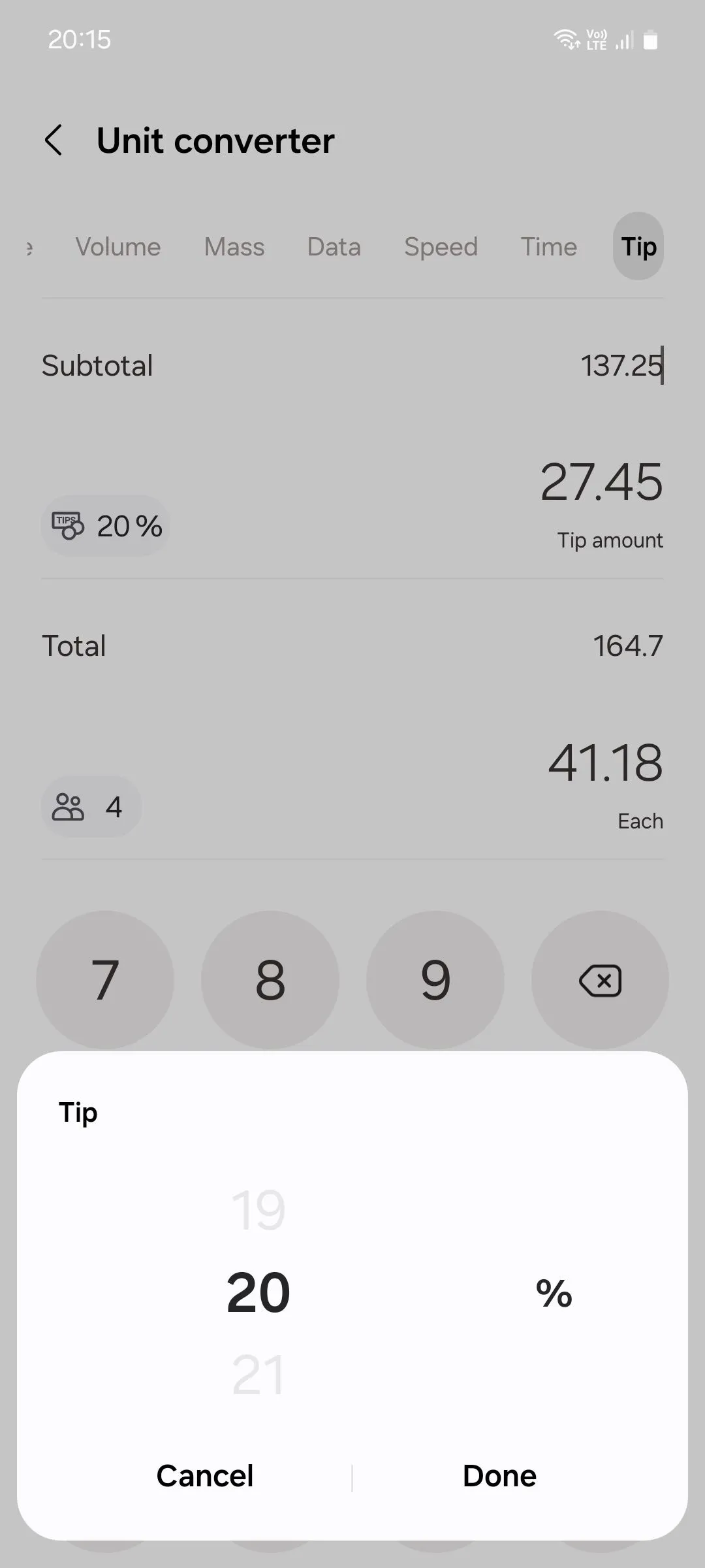 Giao diện ứng dụng Máy tính Samsung hướng dẫn tính phần trăm tiền tip và chia hóa đơn