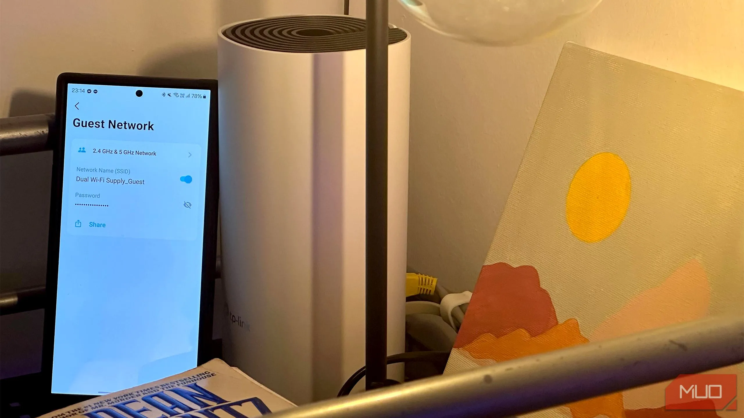 Giao diện ứng dụng TP-Link Deco hiển thị tùy chọn "Guest Network" để tạo mạng Wi-Fi khách