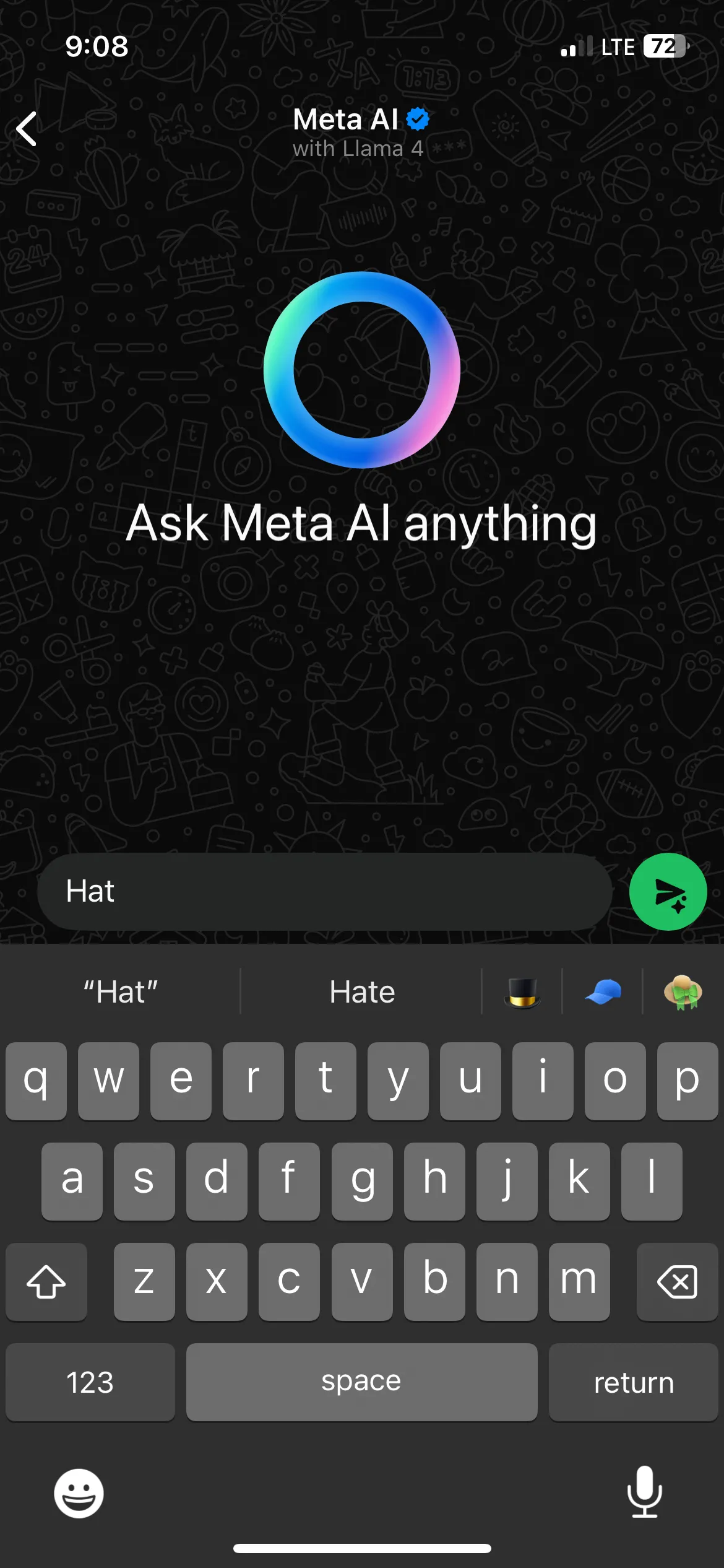 Gõ từ &quot;Hat&quot; và bàn phím iPhone gợi ý biểu tượng cảm xúc chiếc mũ.