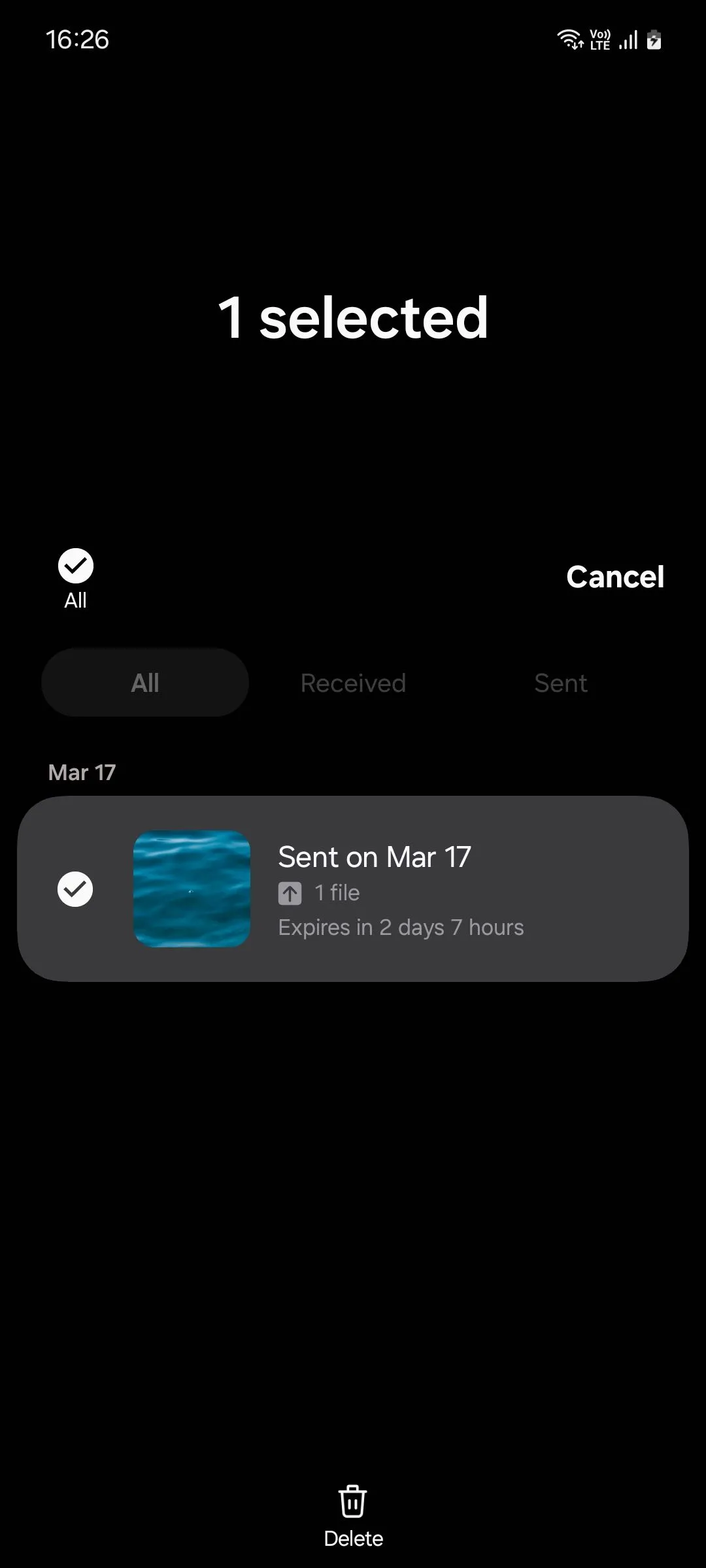 Hành động xóa file đã chia sẻ qua Quick Share trên giao diện Samsung One UI 6.1