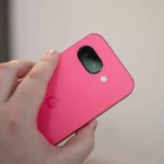 Hệ thống camera kép phía sau của Google Pixel 9a với ống kính chính 48MP và siêu rộng 13MP