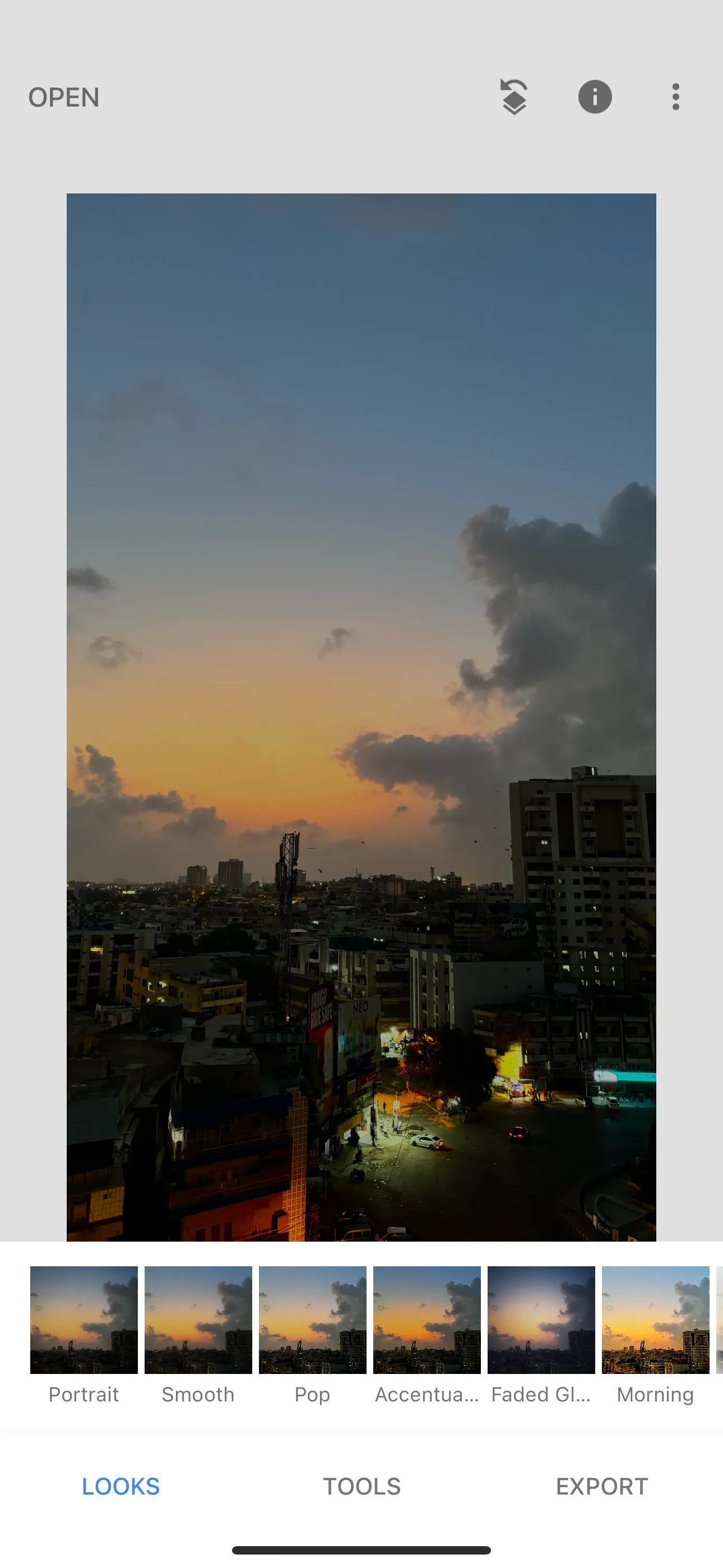 Hình ảnh đang được chỉnh sửa trong trình biên tập Google Snapseed