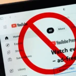 Hình ảnh màn hình YouTube Premium trên laptop với biểu tượng lỗi màu đỏ, minh họa cho việc thanh toán không thành công khi sử dụng VPN để mua YouTube Premium giá rẻ.