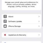 Hình ảnh minh họa các bước kiểm tra mã quốc gia iPhone: Chọn Cài đặt và sau đó là Cài đặt chung trên iOS.