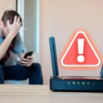 Hình ảnh minh họa nguy cơ bảo mật khi router cũ bị hacker tấn công với biểu tượng cảnh báo.