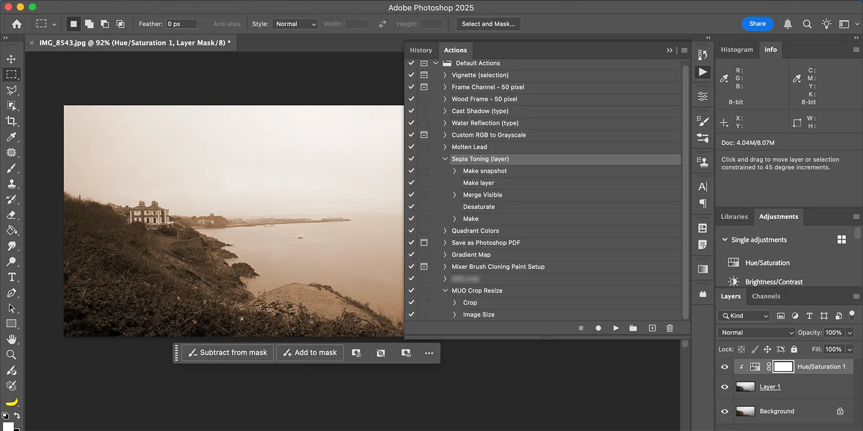 Hình ảnh minh họa Photoshop Actions áp dụng hiệu ứng sepia cho bức ảnh, thể hiện khả năng tự động chỉnh sửa màu sắc.
