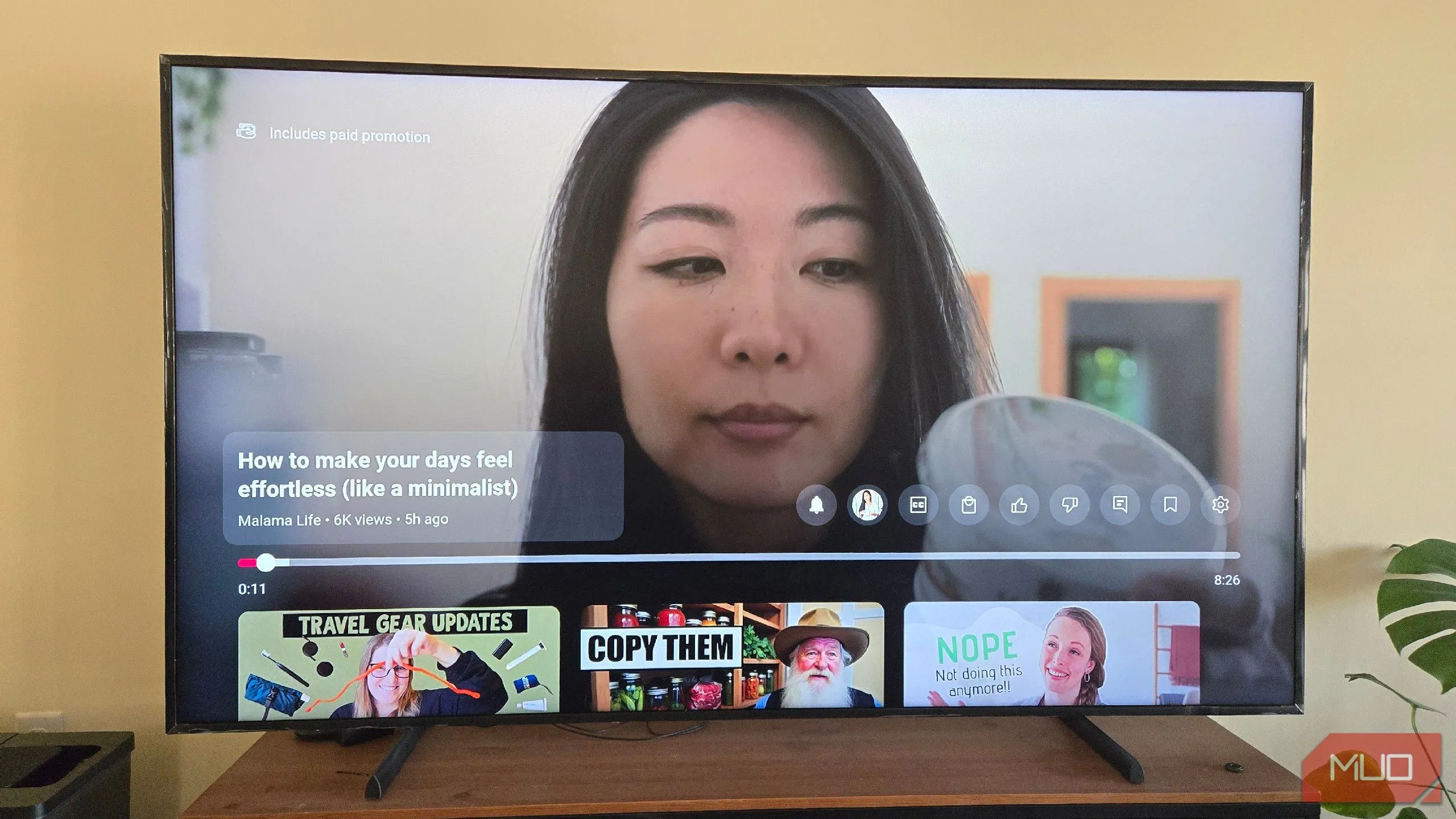 Hình ảnh YouTube TV tạm dừng trên màn hình Samsung Frame TV, minh họa cho vấn đề ứng dụng YouTube TV trên Roku.