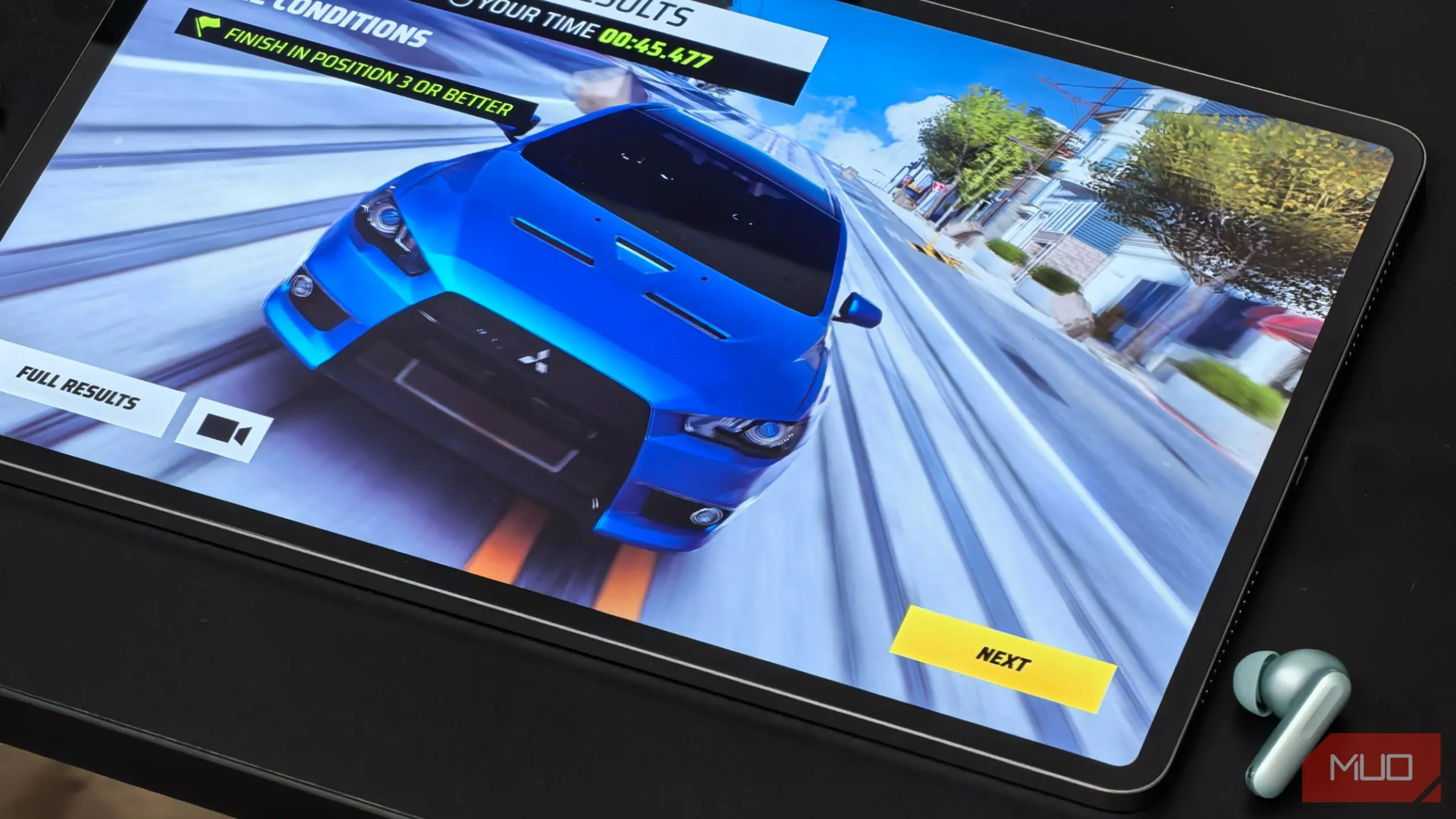 Infinix XPAD GT với chip Snapdragon 888 chơi game Asphalt 9 mượt mà
