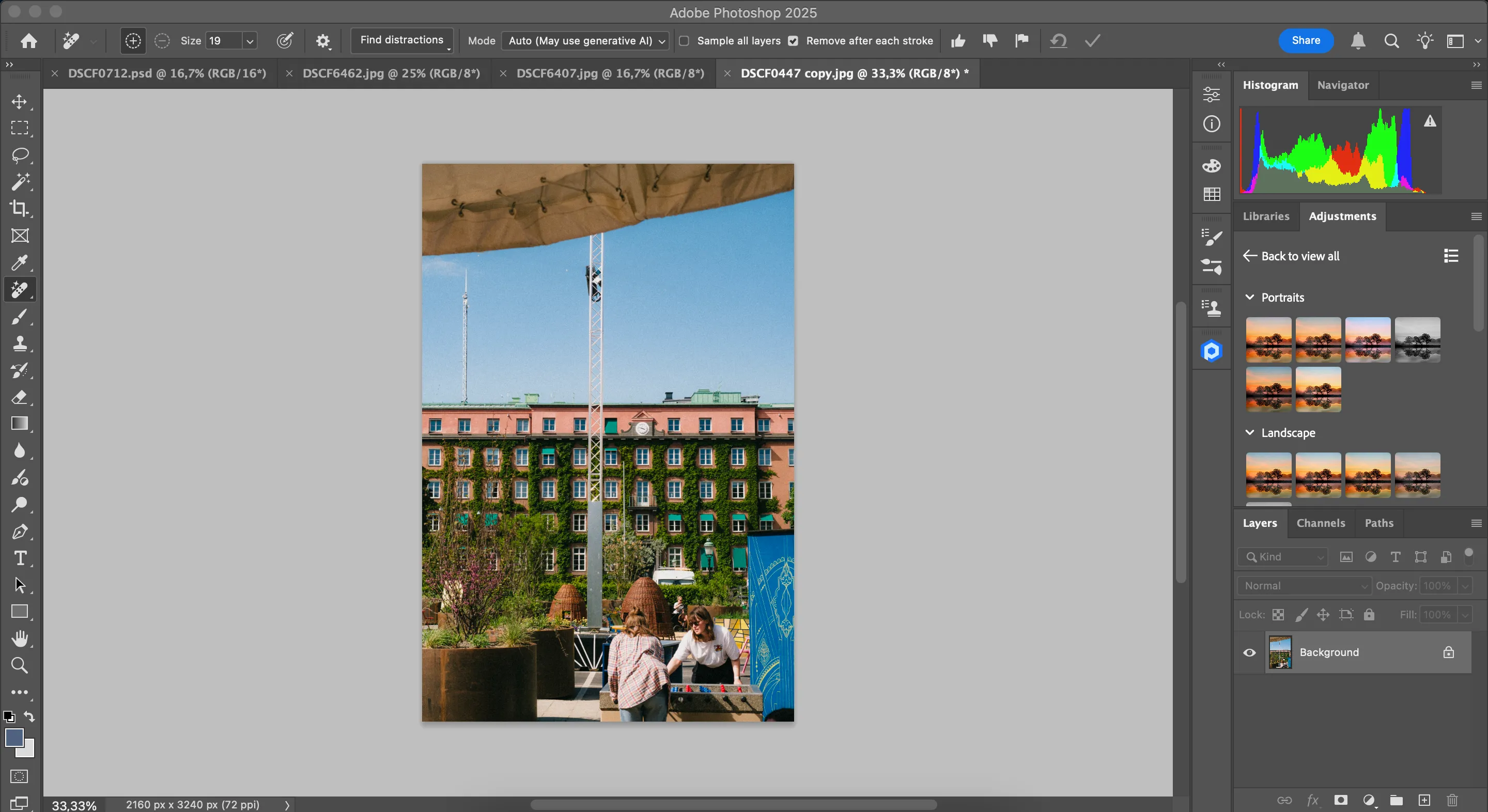 Kết quả xóa bỏ dây cáp bằng công cụ One-Click Remove trong Photoshop 2025, mang lại hình ảnh sạch sẽ hơn.