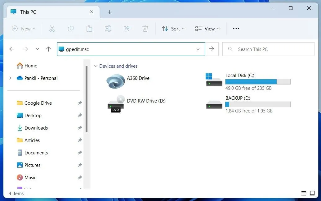 Khởi chạy gpedit.msc trực tiếp từ thanh địa chỉ File Explorer