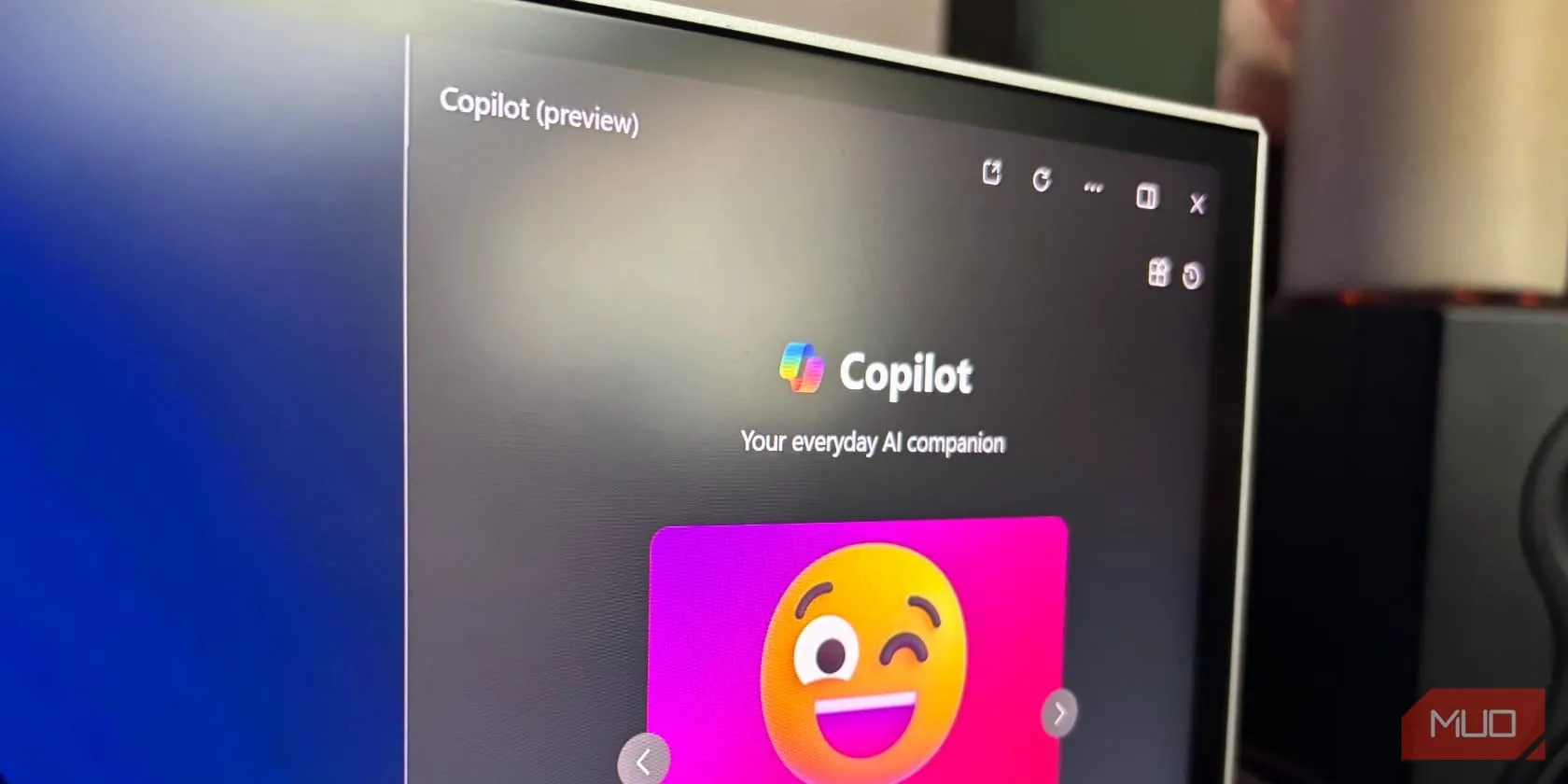 Logo và giao diện của trợ lý ảo Copilot trên Windows 11