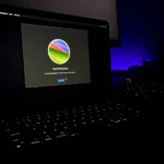 Màn hình cài đặt macOS Sonoma trên MacBook Air, minh họa quy trình cập nhật hệ điều hành macOS.